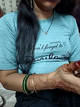 Snapshot of Diya_143 chatting on April 2, 2026, 3:04 am Diya 143 online show from April 2, 2026, 3:04 am