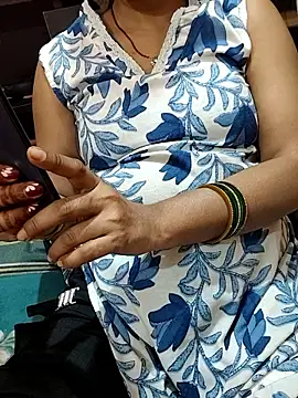 Snapshot of Diya_143 chatting on April 2, 2026, 3:20 pm Diya 143 online show from April 2, 2026, 3:20 pm