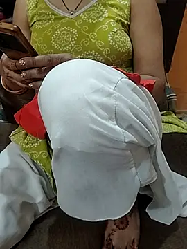 Snapshot of Diya_143 chatting on April 14, 2026, 6:41 am Diya 143 online show from April 14, 2026, 6:41 am