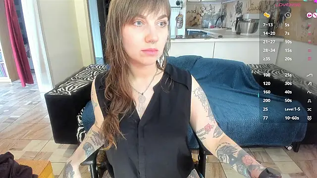 StacyTigerr online show from May 13, 2026, 11:51 am