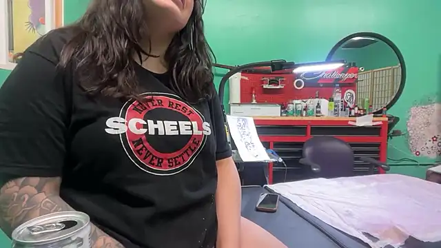 nativepumpkin95 online show from April 15, 2026, 6:20 am