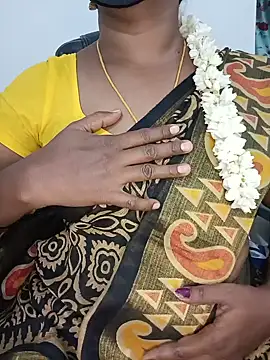 Snapshot of Tamil-hotwife chatting on May 26, 2026, 4:25 pm Tamil-hotwife online show from May 26, 2026, 4:25 pm