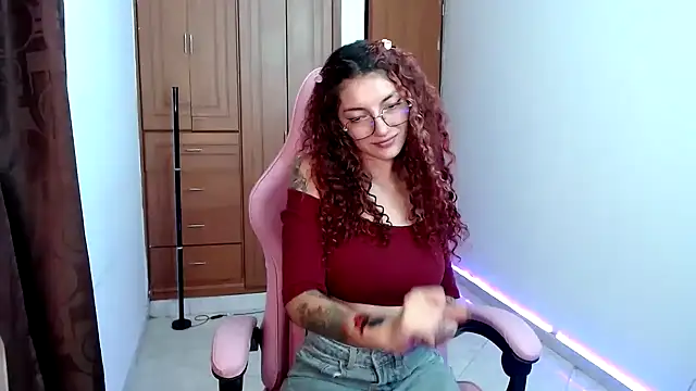 Snapshot of tastymeli chatting on January 16, 2025, 2:19 am tastymeli online show from January 16, 2025, 2:19 am