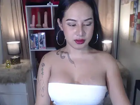 FrancineGarcia online show from July 18, 2026, 4:44 pm