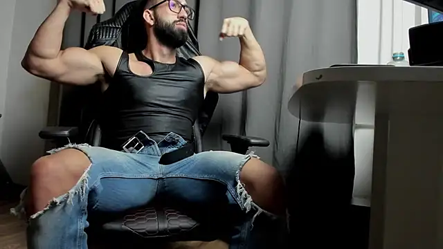 liamaesthetic online show from December 5, 2024, 5:15 am