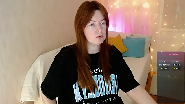 Snapshot of Kira_land chatting on December 28, 2024, 4:20 pm Kira land online show from December 28, 2024, 4:20 pm