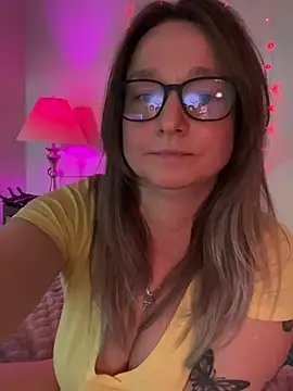 Vivian MayXxX online show from February 22, 2025, 8:31 pm