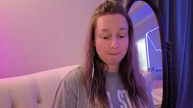 Vivian MayXxX online show from December 16, 2025, 10:15 pm