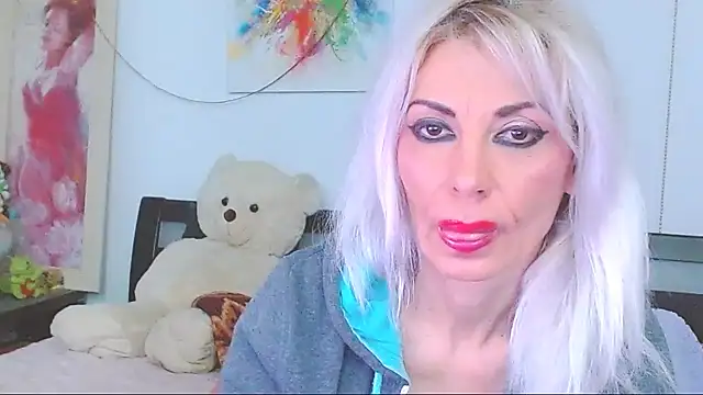 HoneyLara online show from February 27, 2026, 10:32 pm