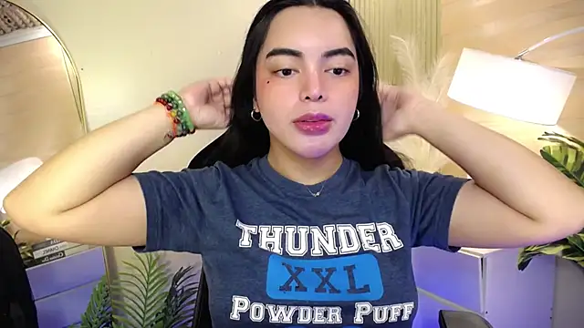 HotstuffCherrySummer online show from January 20, 2025, 6:42 am