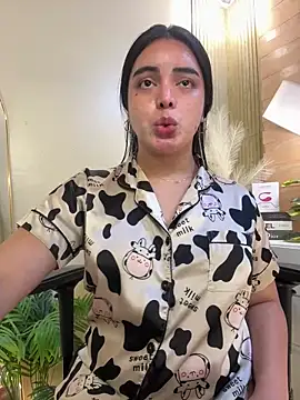 HotstuffCherrySummer online show from February 26, 2025, 12:25 pm