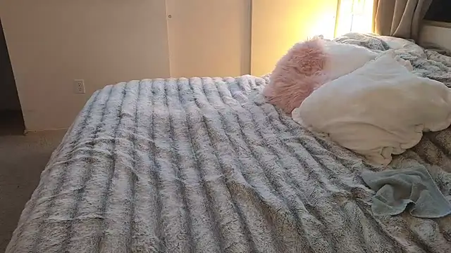 JESS LOVES online show from December 7, 2024, 1:14 am