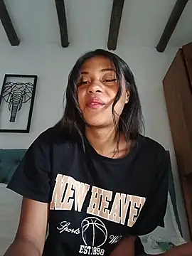 dark enchantress  online show from October 8, 2025, 7:00 pm