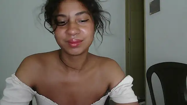 Snapshot of dark_enchantress_ chatting on April 2, 2026, 5:38 am dark enchantress online show from April 2, 2026, 5:38 am