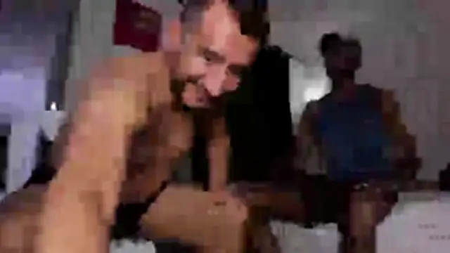 Cloudy pigDude online show from April 19, 2026, 3:39 am