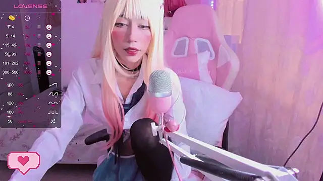 Snapshot of mia_kawaii05 chatting on February 12, 2025, 6:30 pm mia kawaii05 online show from February 12, 2025, 6:30 pm