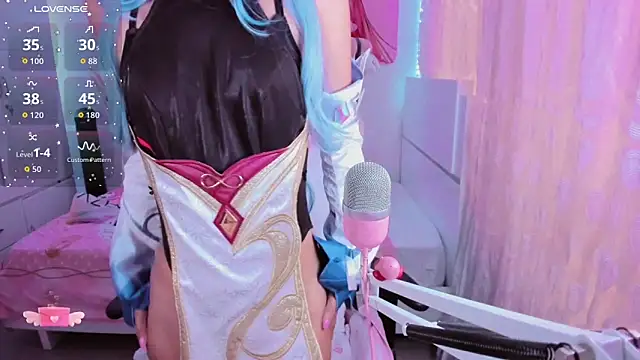 Snapshot of mia_kawaii05 chatting on November 10, 2025, 9:36 pm mia kawaii05 online show from November 10, 2025, 9:36 pm