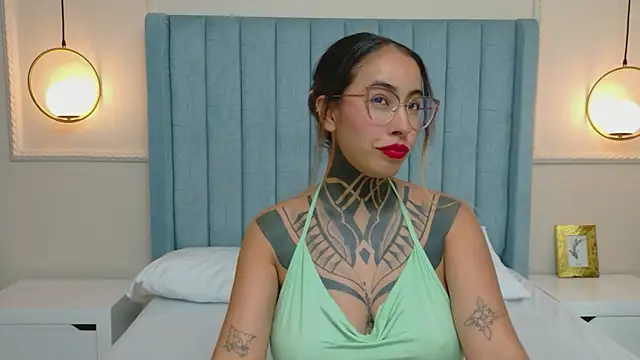 NicoleBlum online show from April 6, 2026, 8:10 pm