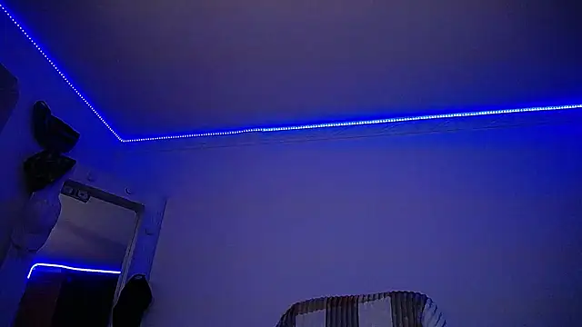 strongboy  online show from January 11, 2025, 4:38 am