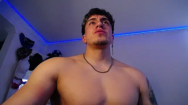 strongboy  online show from October 2, 2025, 7:10 pm