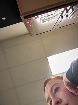 Snapshot of cinnatitties chatting on September 12, 2025, 1:44 pm cinnatitties online show from September 12, 2025, 1:44 pm