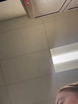 Snapshot of cinnatitties chatting on October 3, 2025, 7:44 pm cinnatitties online show from October 3, 2025, 7:44 pm