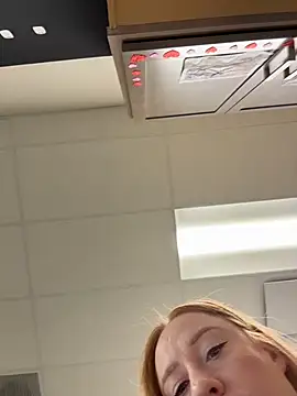 Snapshot of cinnatitties chatting on October 29, 2025, 4:20 pm cinnatitties online show from October 29, 2025, 4:20 pm