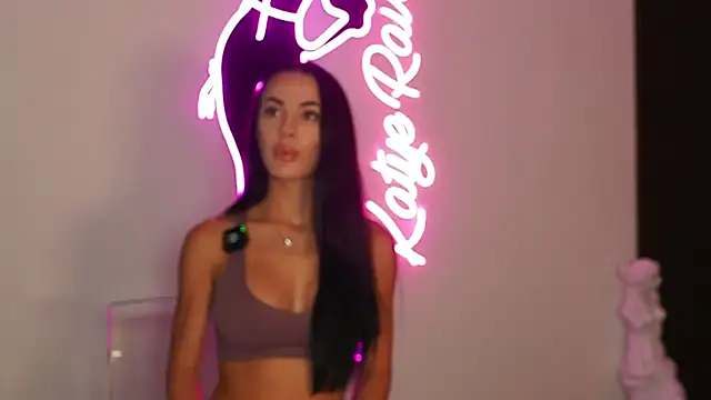 Snapshot of Katyerave chatting on October 9, 2025, 8:07 pm Katyerave online show from October 9, 2025, 8:07 pm