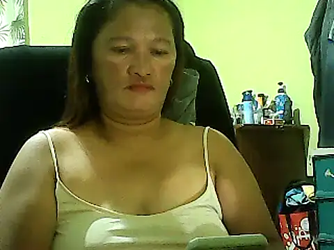 hott scarlett online show from February 9, 2025, 8:33 am