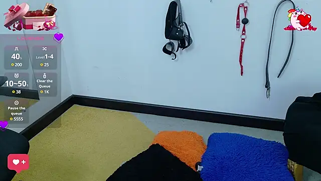 Catwhite  online show from February 24, 2025, 6:58 pm