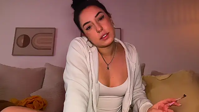 Snapshot of SissiVienna chatting on March 28, 2026, 2:05 pm SissiVienna online show from March 28, 2026, 2:05 pm