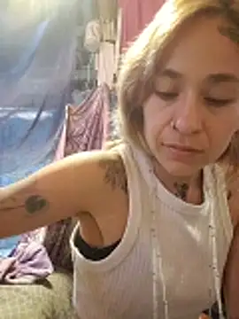 Snapshot of fablob23 chatting on June 11, 2026, 8:18 pm fablob23 online show from June 11, 2026, 8:18 pm