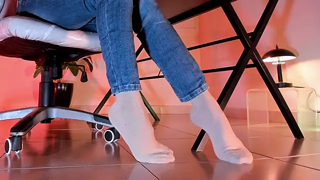 ArchieCollins online show from October 4, 2025, 4:54 am