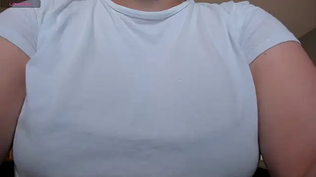 Snapshot of MartinnaBonnet chatting on February 26, 2025, 10:47 am MartinnaBonnet online show from February 26, 2025, 10:47 am