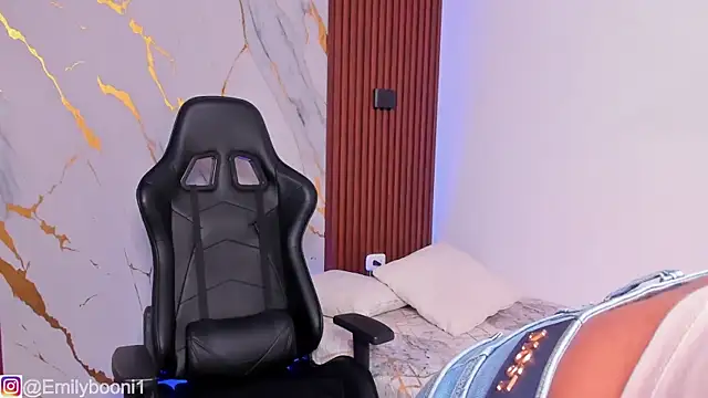 EmilyBoonny1 online show from November 15, 2025, 7:54 pm