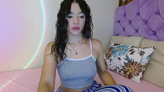 kiarablue online show from March 17, 2025, 4:19 am