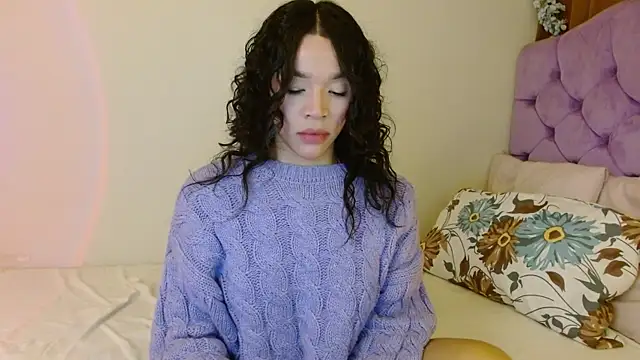 kiarablue online show from September 28, 2025, 3:12 am