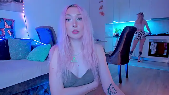 Snapshot of AlexRoseLiRed chatting on December 15, 2024, 7:10 pm AlexRoseLiRed online show from December 15, 2024, 7:10 pm