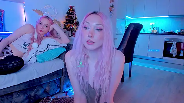 Snapshot of AlexRoseLiRed chatting on December 18, 2024, 11:08 pm AlexRoseLiRed online show from December 18, 2024, 11:08 pm