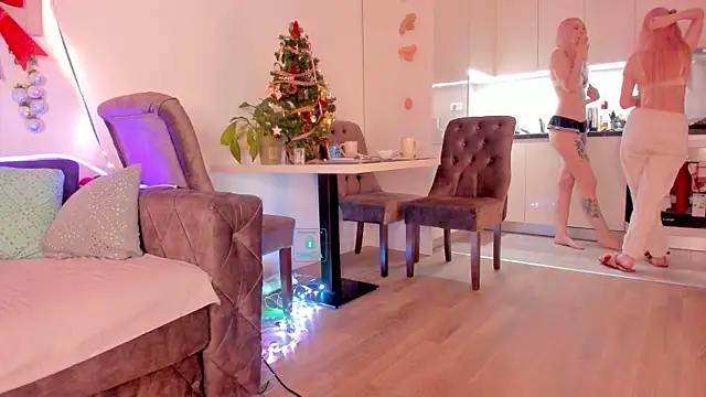 Snapshot of AlexRoseLiRed chatting on January 6, 2025, 9:43 pm AlexRoseLiRed online show from January 6, 2025, 9:43 pm