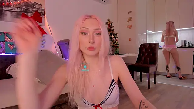 Snapshot of AlexRoseLiRed chatting on January 8, 2025, 11:19 pm AlexRoseLiRed online show from January 8, 2025, 11:19 pm