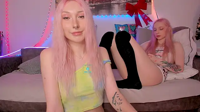 Snapshot of AlexRoseLiRed chatting on January 12, 2025, 8:47 pm AlexRoseLiRed online show from January 12, 2025, 8:47 pm