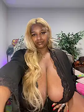 BigFineSelena online show from January 6, 2025, 5:49 pm