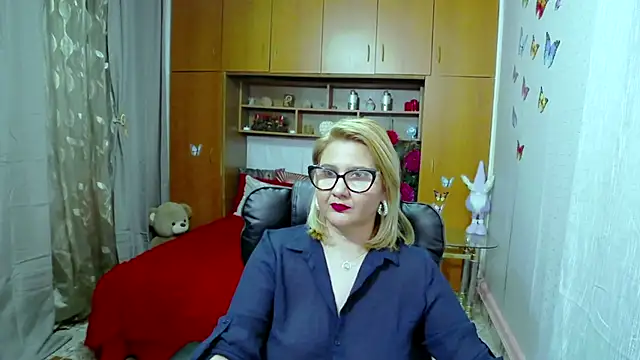 Snapshot of LucilleFenlys chatting on February 12, 2025, 1:30 am LucilleFenlys online show from February 12, 2025, 1:30 am