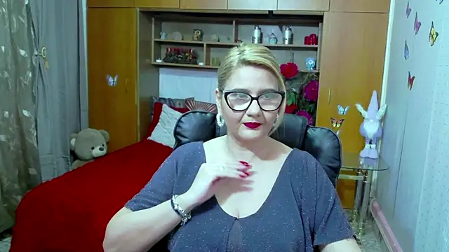 Snapshot of LucilleFenlys chatting on February 15, 2025, 10:10 pm LucilleFenlys online show from February 15, 2025, 10:10 pm