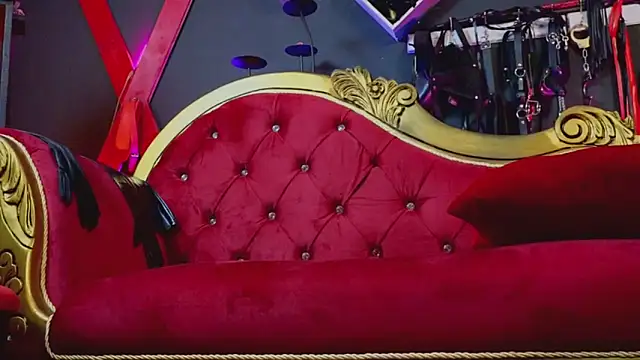 PerlaDivaio online show from November 10, 2025, 2:16 pm