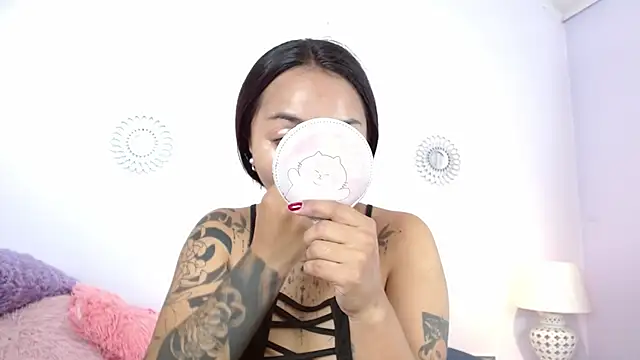 miss soffi  online show from December 16, 2025, 12:21 pm