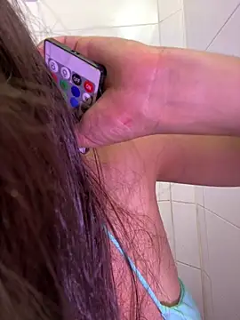 Snapshot of loolla_23 chatting on March 1, 2025, 1:53 am loolla 23 online show from March 1, 2025, 1:53 am