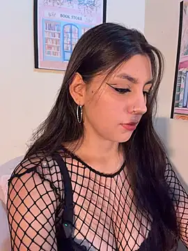 loolla 23 online show from May 24, 2026, 8:58 pm