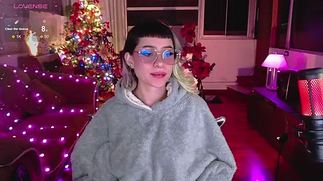 Snapshot of Aquamarinebubble chatting on January 7, 2025, 7:52 am Aquamarinebubble online show from January 7, 2025, 7:52 am